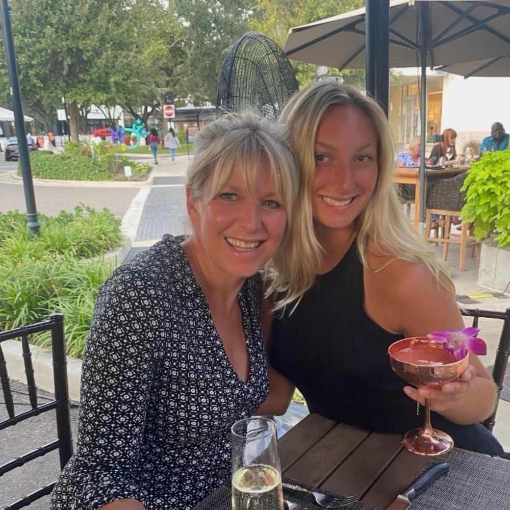 Meet your Posher, Stacy